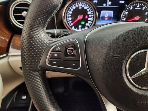 Used 2017 Mercedes-Benz E 400 4MATIC Wagon image 26