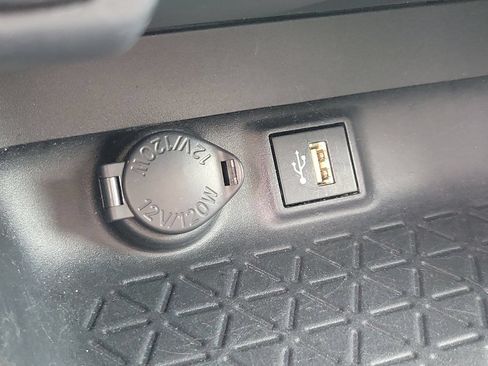Used 2024 Toyota RAV4 XLE FWD image 28
