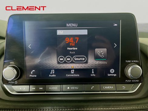 Used 2024 Nissan Rogue SV FWD image 19