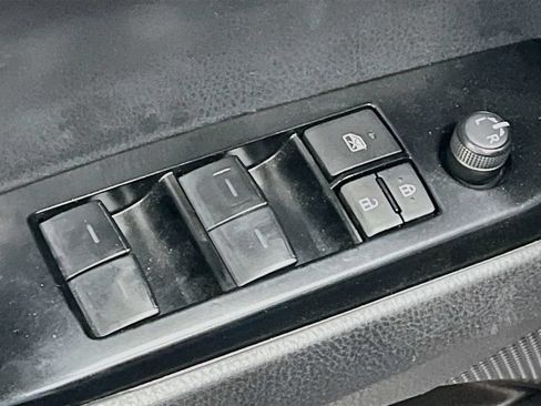 Used 2025 Toyota Camry SE FWD image 17
