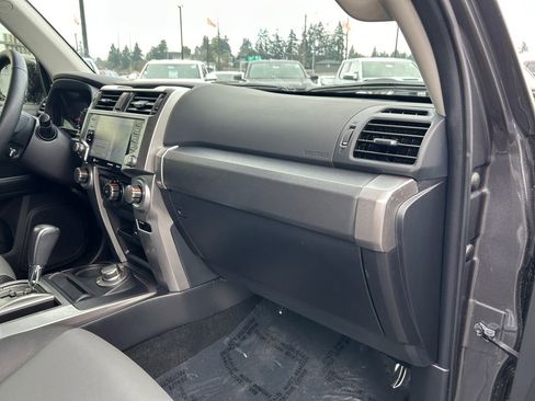 Used 2022 Toyota 4Runner SR5 Premium image 26