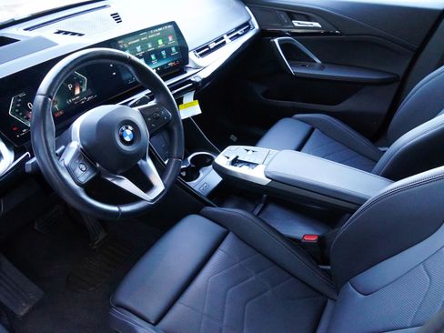 Certified 2025 BMW X2 xDrive28i image 9