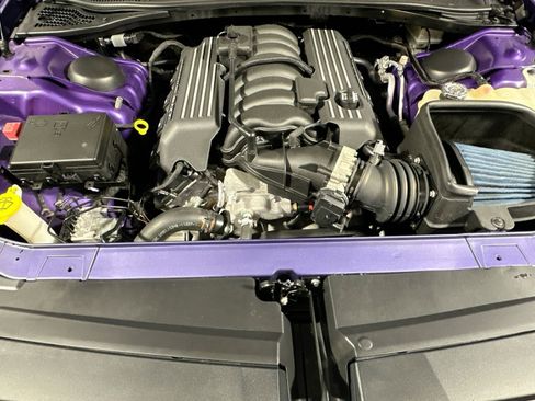 Used 2016 Dodge Challenger R/T Scat Pack w/ Leather Interior Group image 37