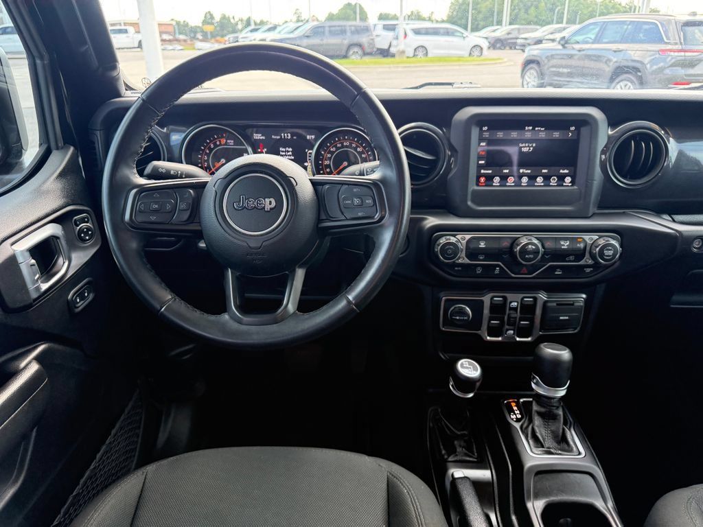 Used 2022 Jeep Gladiator Sport AWD/4WD image 8
