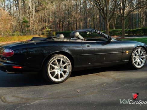 Used 2003 Jaguar XK8 Convertible image 29