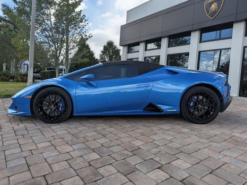 Used 2024 Lamborghini Huracan EVO image 10
