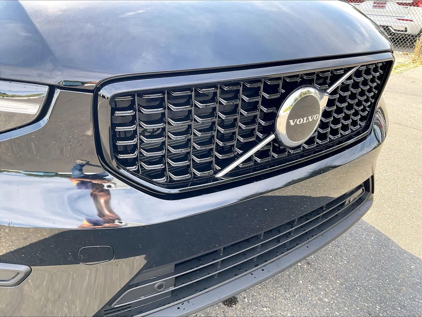 New 2026 Volvo XC40 B5 Core w/ Climate Package AWD/4WD image 33