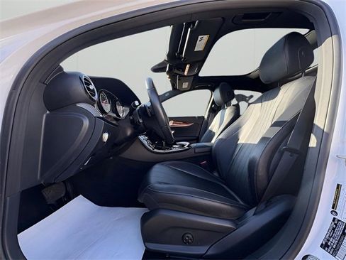 Used 2018 Mercedes-Benz E 300 4MATIC image 11