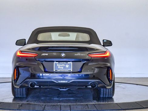 Certified 2022 BMW Z4 sDrive30i w/ M Sport Package image 3