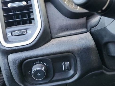 Used 2021 RAM 2500 Big Horn image 10