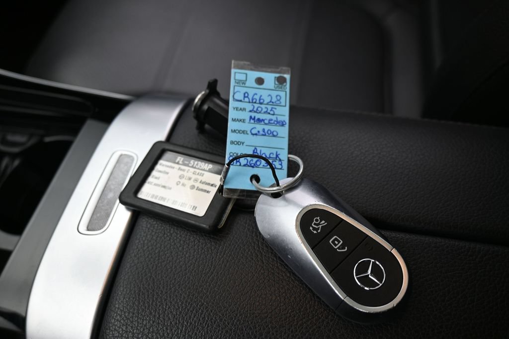 Used 2025 Mercedes-Benz C 300 Sedan image 31