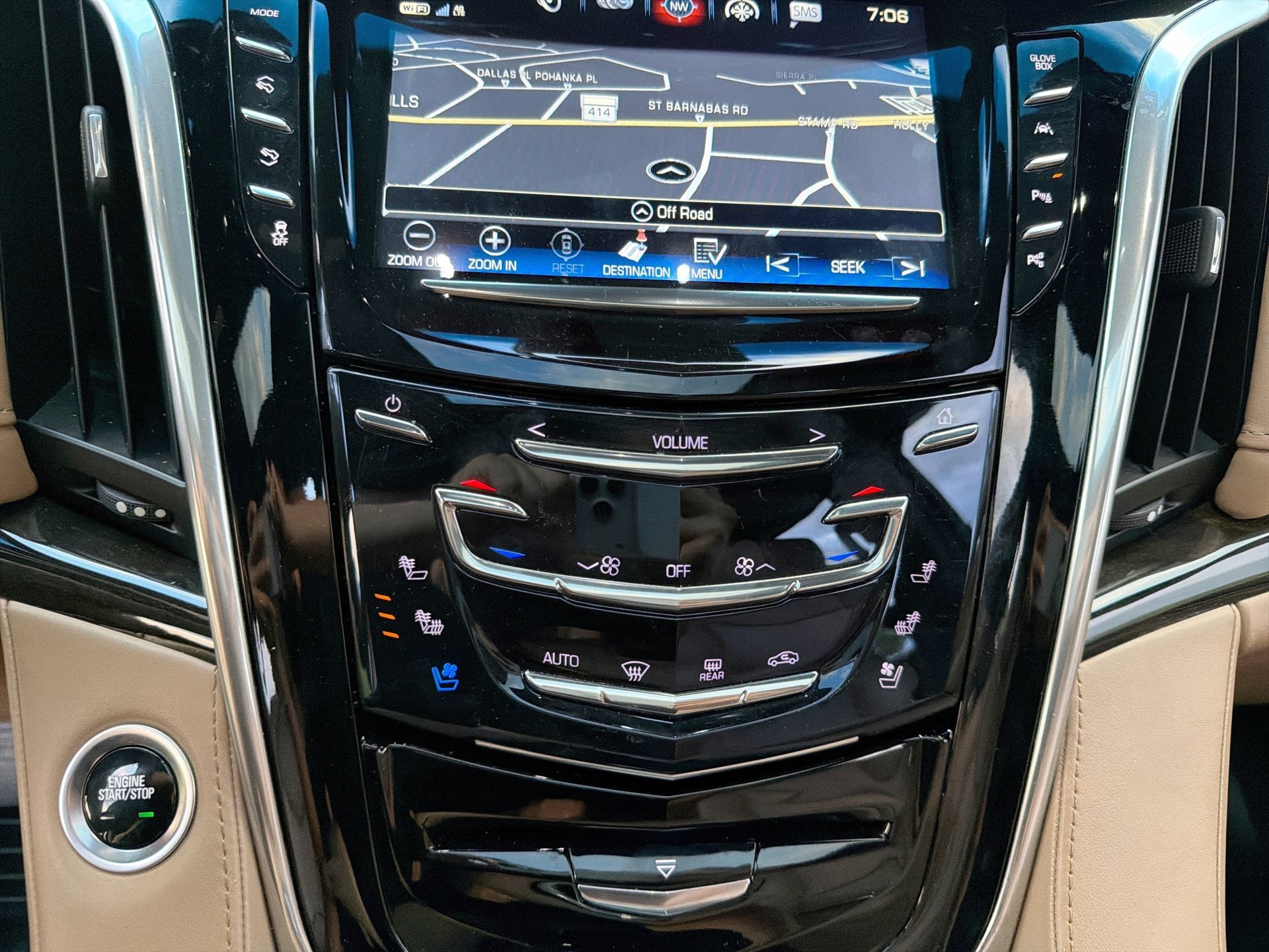 Used 2018 Cadillac Escalade ESV Platinum AWD/4WD image 17
