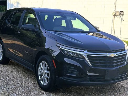 Used 2022 Chevrolet Equinox LS w/ LS Convenience Package FWD image 13