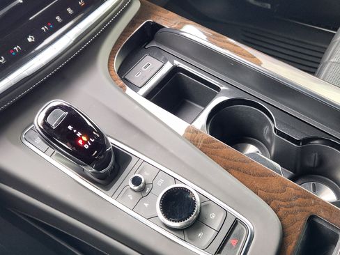 Certified 2024 Cadillac Escalade Sport Platinum w/ LPO, ONYX Package image 21