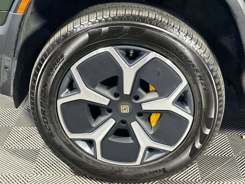 Used 2022 Rivian R1T Adventure image 12