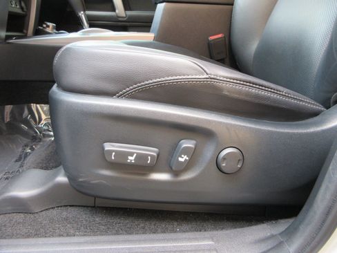 Used 2023 Toyota 4Runner Limited AWD/4WD image 35