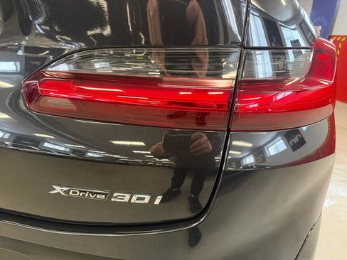 Used 2023 BMW X4 xDrive30i w/ M Sport Package image 11