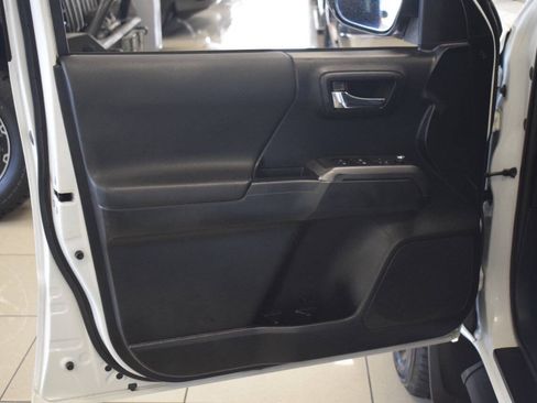 Used 2017 Toyota Tacoma TRD Pro AWD/4WD image 63