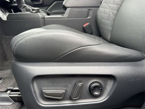 Used 2025 Toyota 4Runner TRD Off-Road Premium image 12