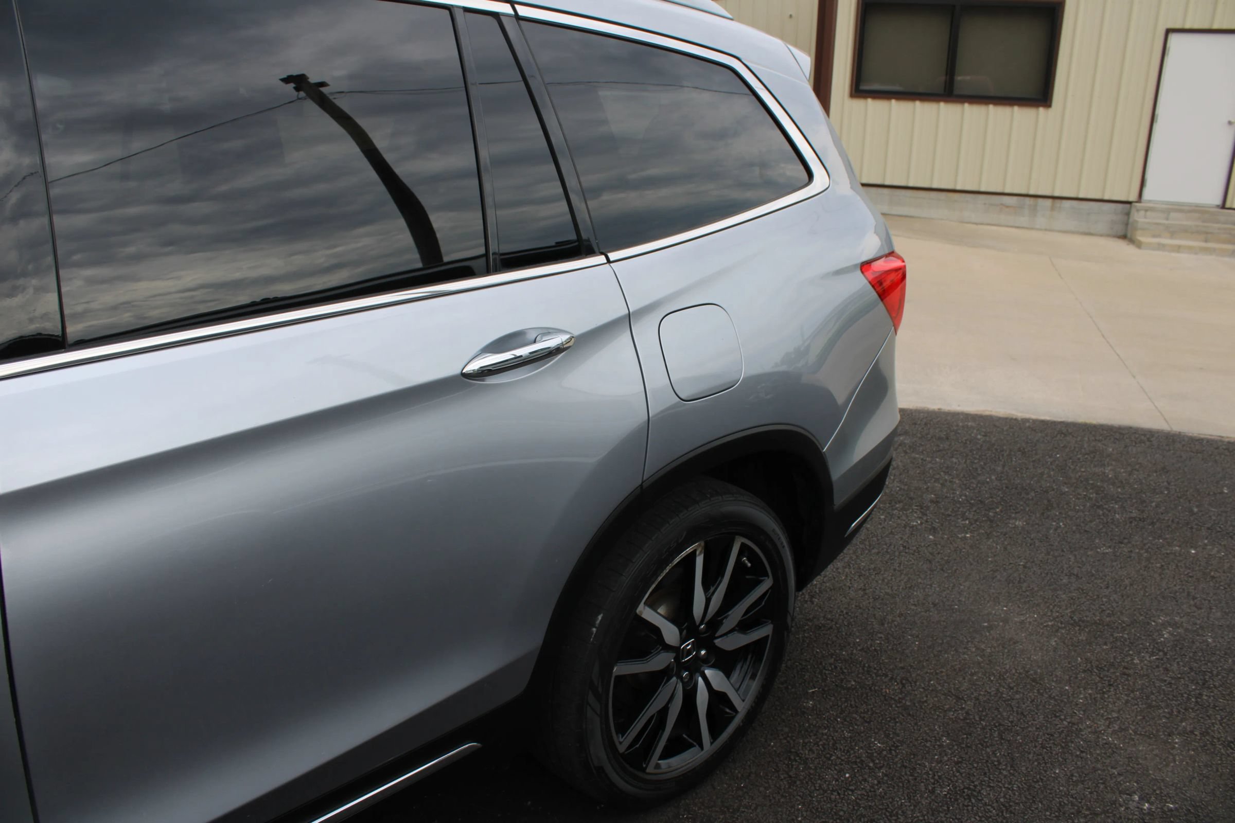 Used 2020 Honda Pilot Touring image 4