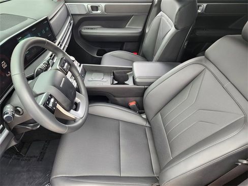 Certified 2025 Hyundai Santa Fe SEL image 9