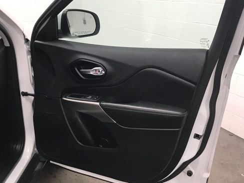 Used 2021 Jeep Cherokee Latitude Lux image 33