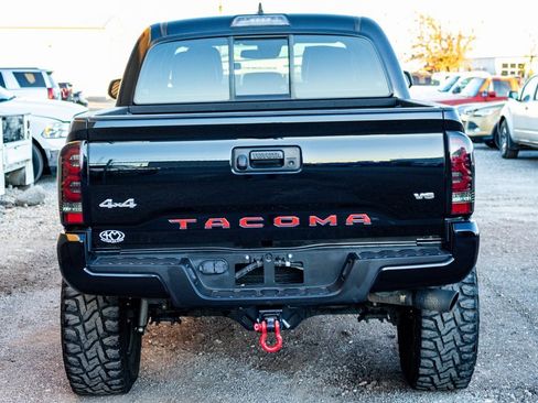 Used 2018 Toyota Tacoma SR image 4