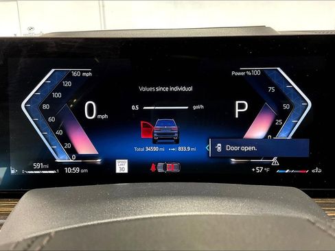 Certified 2024 BMW X7 xDrive40i w/ Premium Package image 26