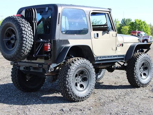 Used 1988 Jeep Wrangler Sahara AWD/4WD image 10