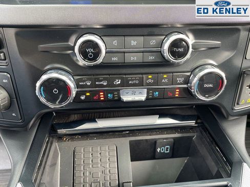 Used 2024 Ford F350 Platinum w/ FX4 Off-Road Package image 15