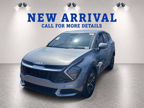 Used 2024 Kia Sportage EX FWD image 2
