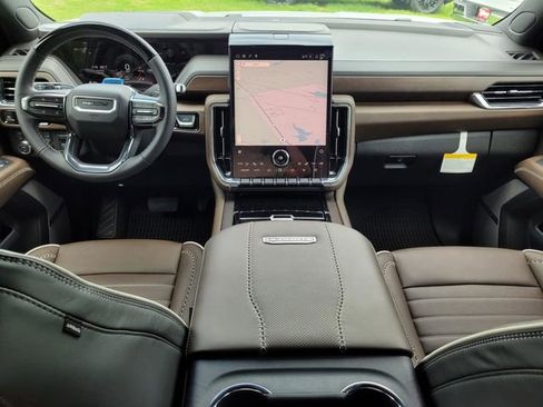 New 2026 GMC Yukon Denali Ultimate AWD/4WD image 11