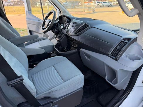 Used 2016 Ford Transit 250 130 Low Roof w/ Exterior Upgrade Package RWD image 18