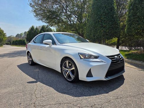 Used 2018 Lexus IS 300 AWD w/ Comfort Package image 7