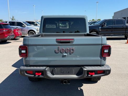 Used 2025 Jeep Gladiator Rubicon AWD/4WD image 12