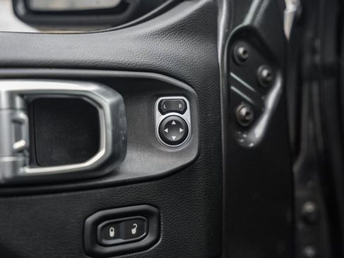 Used 2020 Jeep Gladiator Overland image 43