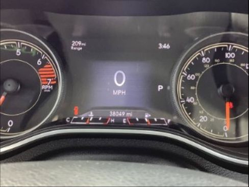 Used 2023 Jeep Cherokee Altitude Lux AWD/4WD image 19