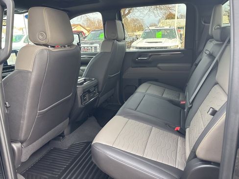 Used 2024 Chevrolet Silverado 2500 ZR2 w/ Technology Package image 11