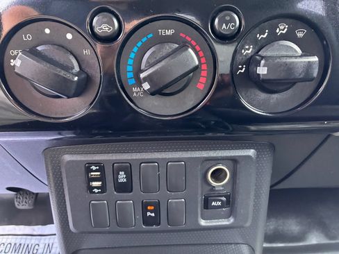 Used 2007 Toyota FJ Cruiser 4WD image 22
