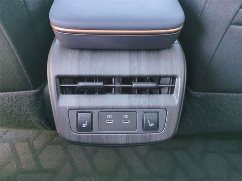 Used 2025 Nissan Ariya Platinum image 20