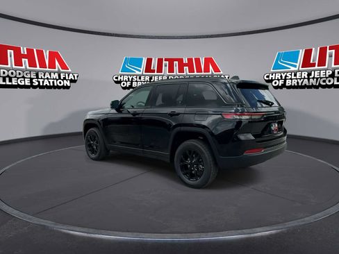 New 2026 Jeep Grand Cherokee Altitude RWD image 6