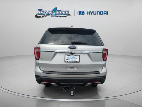 Used 2018 Ford Explorer XLT FWD image 7