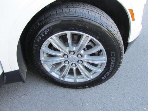 Used 2017 Cadillac XT5 Luxury image 27