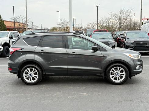 Used 2018 Ford Escape SEL image 2