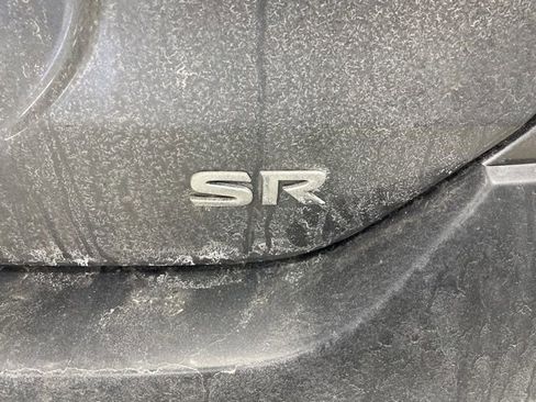 Used 2018 Nissan Kicks SR image 6