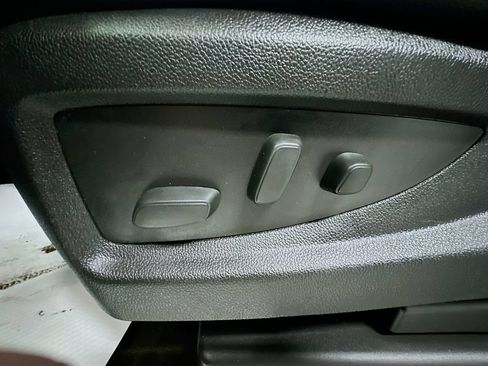 Used 2017 GMC Yukon SLT AWD/4WD image 39