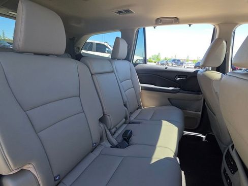 Used 2016 Honda Pilot Touring image 14