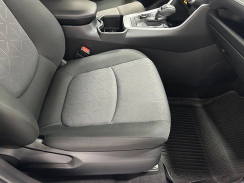 Used 2025 Toyota RAV4 XLE AWD/4WD image 58