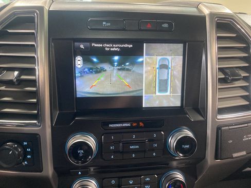Used 2015 Ford F150 Platinum w/ Equipment Group 701A Luxury image 16