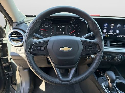 Used 2025 Chevrolet Trax LS FWD image 12
